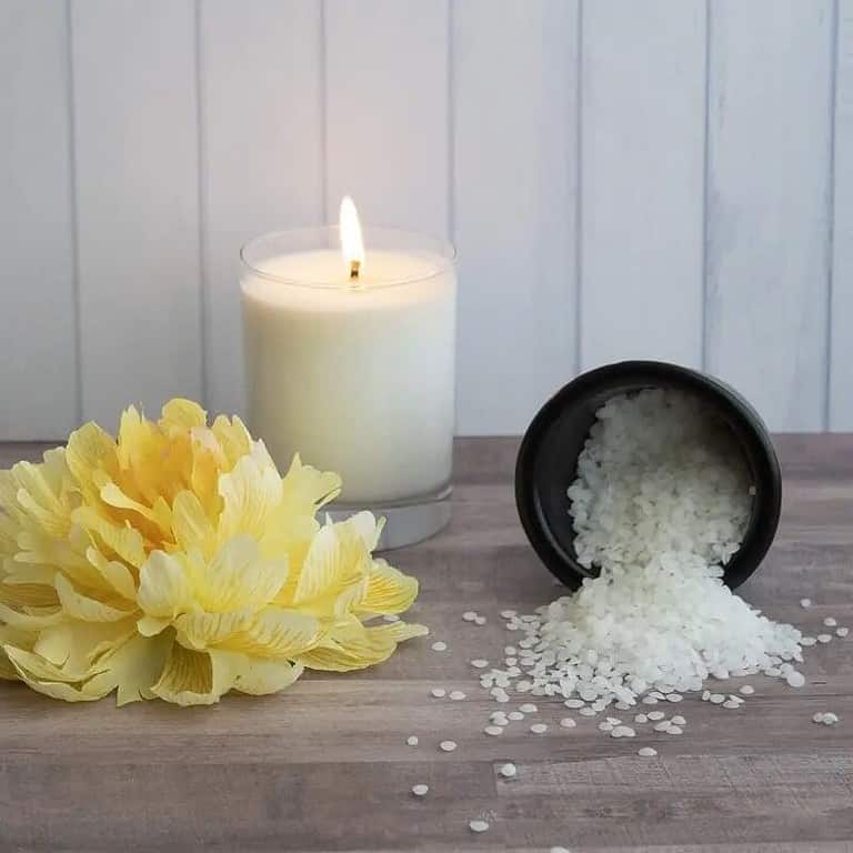 Soy Wax Vs Beeswax Soy Vs Beeswax Candles Flytinbottle